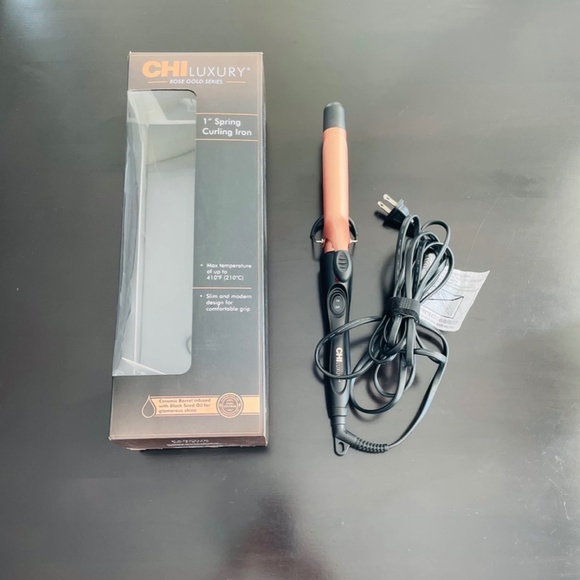 CHI Luxury Rose Gold Series 1” Curling Iron - Picture 5 of 6